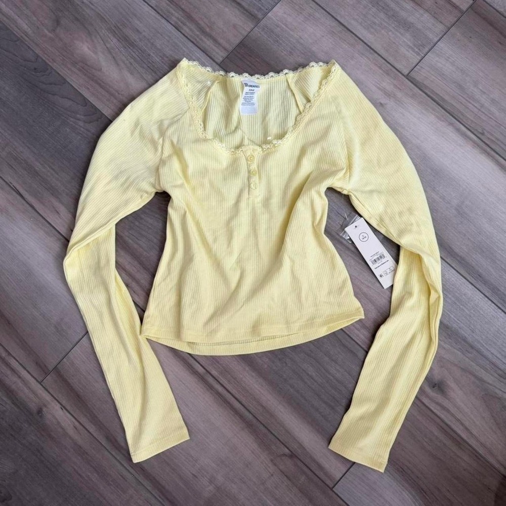 Yellow long sleeve ribbed top with lace trim